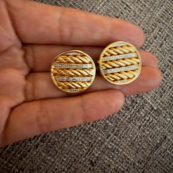 Vintage Jewelry - Vintage Gold and Silver Tone Women's Clip-On Earrings